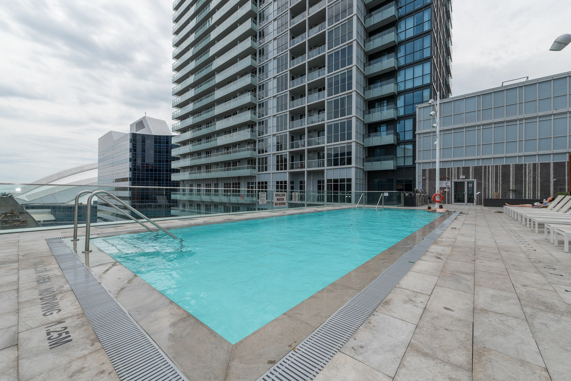 Grand Royal Condos - Cn Tower Toronto Eksteriør billede